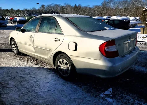 2003 Toyota Camry Le z USA, uszkodzony, nr VIN 4T1BE32K83U132586
